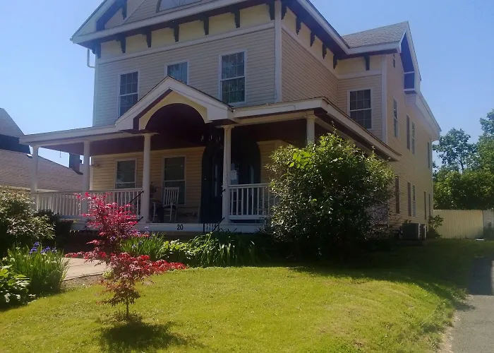 Naomi'S Inn Bed & Breakfast